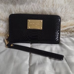 Michael Kors Jet Set Tech Continental Wristlet/Wallet